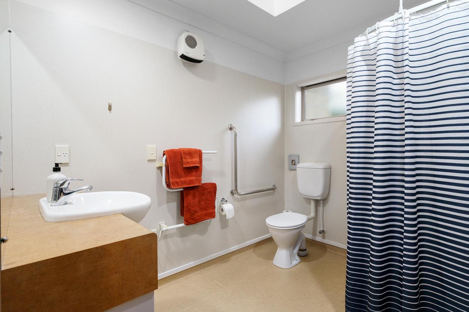 Sunny, Quiet, 2-Bedroom Unit In Fabulous Location! Cambridge Dış mekan fotoğraf
